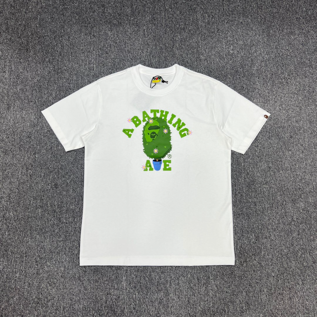 Bathing Shark and ape head print T-Shirt NextBlock